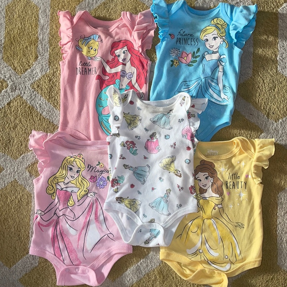 DisneyBaby Princes onesies set of 5, 3-6month.